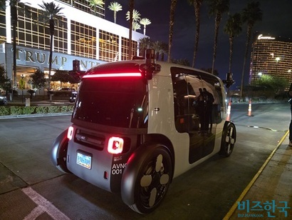 2일(현지시각) 저녁 탑승해본 아마존의 무인 로보택시 ‘죽스’는 안정적인 정속 주행과 탑승객 중심 공간으로 차별점이 돋보였다. 사진=강은경 기자