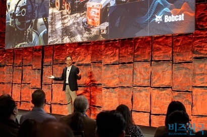 [CES 2026] 두산밥캣, AI로 건설현장 '언어·숙련도 장벽' 넘는다