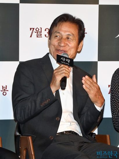 국민배우 안성기가 ​지난 5일 비호지킨 림프종 투병 끝에 별세했다. 재발하거나 1차치료에 실패하면 생존율은 20%대로 낮아지는 비호지킨 림프종을 극복하기 위해 최근 글로벌 제약사들은 면역항암제를 출시하고 있다. 사진=비즈한국DB