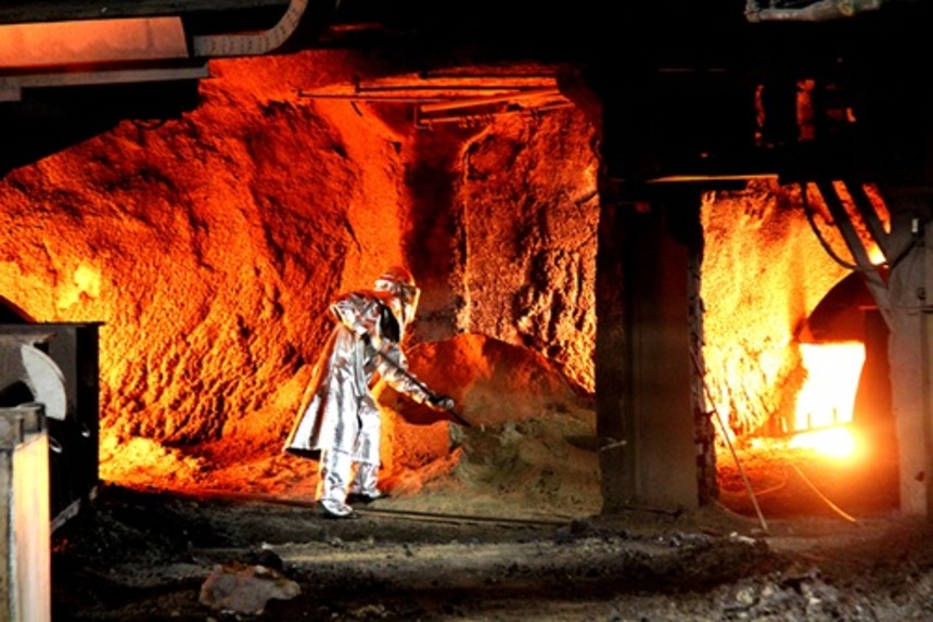 '식어가는 용광로' 한국 철강산업, 삼중고 속 체질 개선에 사활