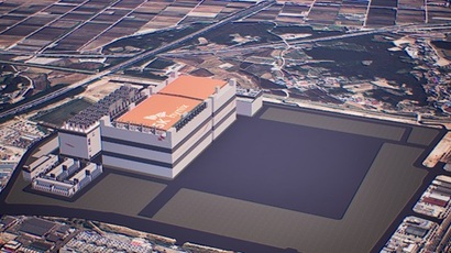 SK하이닉스는 한미반도체 및 한화세미텍과 공급 계약을 통해 HBM 공정 병목으로 꼽히는 TC본더​ 장비를 확보하고, 충북 청주 공장에 투입해 차세대 HBM4 양산 체제를 준비 중이다.&nbsp;신규 팹(Fab) P&T7 조감도.​ 사진=SK하이닉스 제공