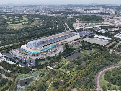 MOU 체결 당시 한화가 제시한 드림파크 테마파크 조감도. 돔 형태로 계획했던 사업을 ​현재&nbsp;​전면 수정하고 있다. 사진=한화호텔앤드리조트 제공