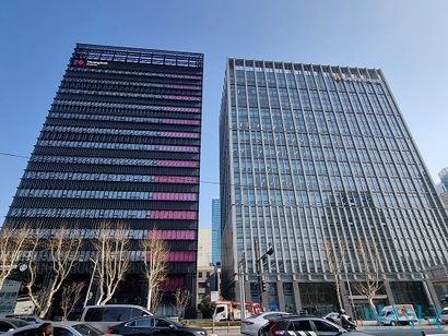 SK해운의 새로운 본사인 부산광역시 동구 흥국생명 부산사옥(왼쪽)과 현대해상 부산사옥. 사진=박형민 기자