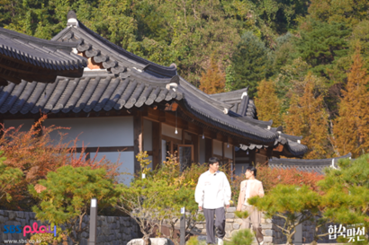 오직 결혼이라는 목표를 가지고 출연하는 엄마와 자식. 그러나 자식이 끌리는 이성과 엄마가 탐내는 이성은 번번이 엇갈린다. 사진=SBS 제공