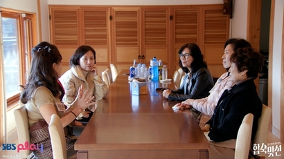 엄마들 사이에서도 동상이몽은 이어진다. 결혼을 서두르는 엄마와 내 자식은 급할 것이 없다는 엄마가 대표적. 사진=SBS 제공