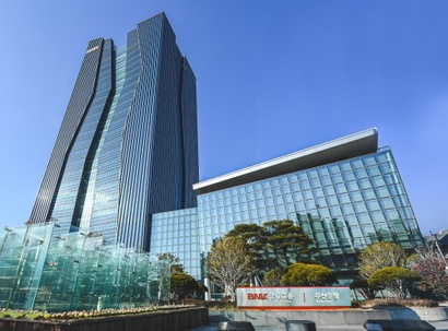 BNK금융의 주가는 2월 4일 1만 7820원을 기록하며 11년 만에 최고치를 달성했다. 사진=BNK금융그룹 제공