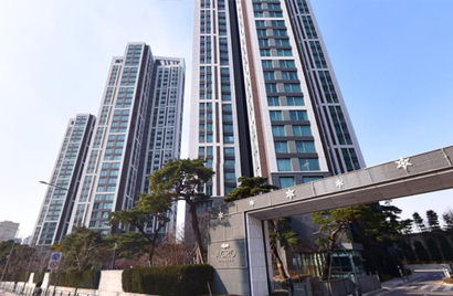 2월 2일부터 2월 6일까지 서울시 주거 매물 실거래가 집계 결과 주간 실거래가 1위를 차지한 서울 서초구 잠원동 아크로리버뷰신반포 전경. 사진=네이버지도 캡처