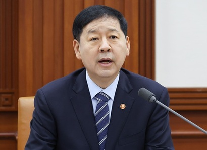 정부는 중과 유예 종료라는 큰 방향은 유지하되, 거래 절벽과 규제 우회 가능성을 동시에 관리하기 위한 ‘미세 조정’이라고 설명했으며, 이는 단기 충격보다 시장 참여자들의 행동 변화를 유도하는 구조적 신호라는 분석이 나온다. 발언 중인 구윤철 경제 부총리. 사진=임준선 기자