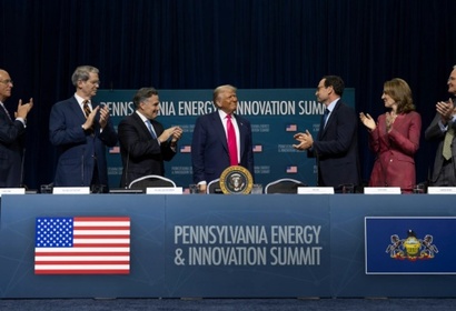 도널드 트럼프 미국 행정부가 AI 데이터센터발 전기료 상승을 빅테크 기업에게 부담시키는 협약을 추진 중이다. 사진은 지난해 7월 15일(현지시각) 트럼프 대통령이 펜실베이니아주에서 900억 달러의 인공지능 및 에너지 투자 계획을 발표하는 모습. 사진=백악관 웹사이트