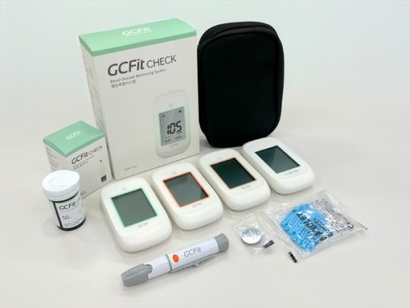 ​GC녹십자엠에스가 개인용 혈당측정지와 혈당기 14만 1401개를 자진 회수하고 있다. 혈당 측정값이 다소 높게 측정될 가능성이 있어서다. 지난해 10월 출시한 GC Fit 혈당측정기. 사진=GC녹십자엠에스