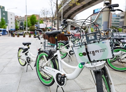 서울 공공 자전거 ‘따릉이’의 회원 정보를 대량으로 유출한 해킹범들이 10대인 것으로 확인됐다. 서울 시내 한 따릉이 대여소에 세워진 따릉이들. 사진=연합뉴스