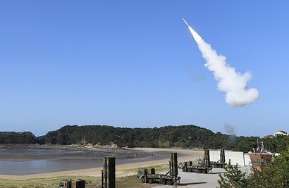 중동 전쟁과 관련 K-방산 관련 보도 경쟁이 치열해지면서 검증되지 않은 추측성 보도가 난무하다. 특히 UAE에서 천궁-2를 한국 민간인이 운용했다는 식의 주장은 사실이 아닌 것으로 확인됐는데도 빠르게 확산되고 있다는 점에서 문제가 심각하다. 천궁2 발사장면. 사진=LIG넥스원 제공