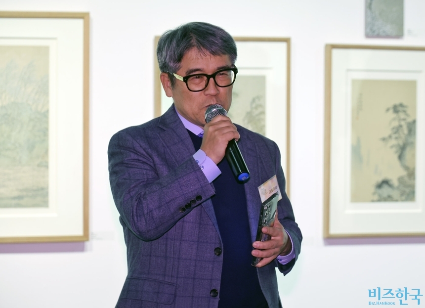김원양 일요신문사 대표는 “이번 전시회가 작가들이 한 단계 성장하고 많은 대중에게 다가갈 수 있는 자리가 되길 바란다”고 축사를 전했다. 사진=박정훈 기자