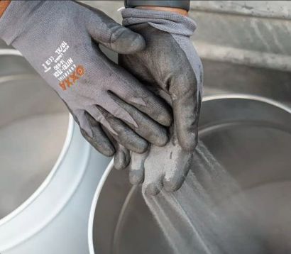 네덜란드 스타트업 리프트(RIFT)는 철가루를 연소해 산업용 열을 생산한다. 연소 후 남는 산화철은 다시 환원해 철로 만들 수 있어 반복 사용이 가능하다. 사진=ironfueltechnology.com