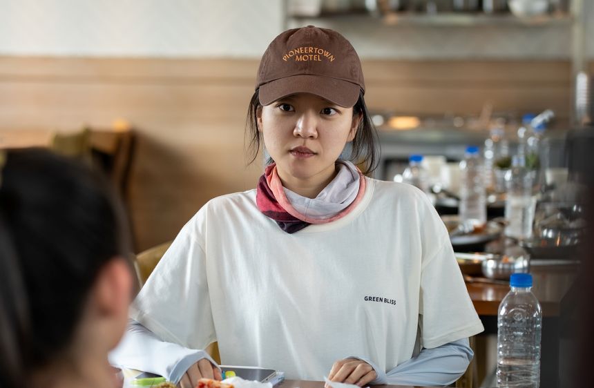 이종필 감독과 ‘삼진그룹 영어토익반’ ‘파반느’를, 장건재 감독과는 ‘한국이 싫어서’로 작업한 인연이 있는 고아성. 이번엔 ‘자연스럽게’로 윤가은 감독과 함께했다.&nbsp;사진=티캐스트 제공