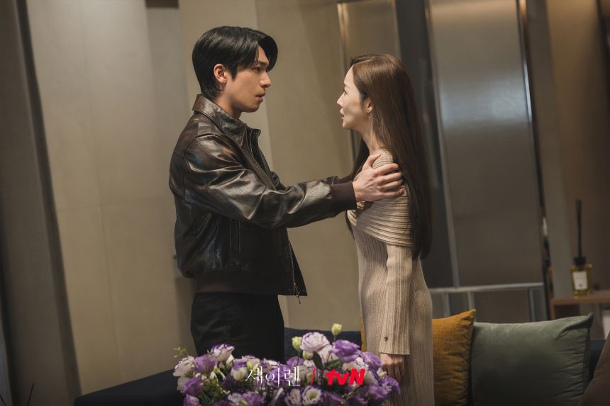 한설아의 주변에서 발생하는 죽음들은 과연 우연일까? 한 번의 우연은 있어도 거듭되는 우연은 없는 법이다. 그럼에도 우석은 한설아를 믿고 싶어진다.&nbsp;사진=tvN 제공