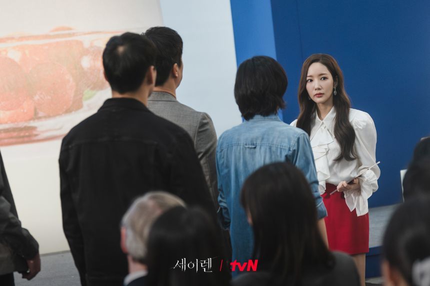 한국 드라마 속 경찰들은 언제나 늦게 도착하거나 헛발을 짚는 무능력한 집단으로 그려지곤 하는데, ‘세이렌’은 경찰 출신 보험조사관이 남자 주인공인 때문에 그 정도가 한층 더 심한 느낌이다.&nbsp;사진=tvN 제공