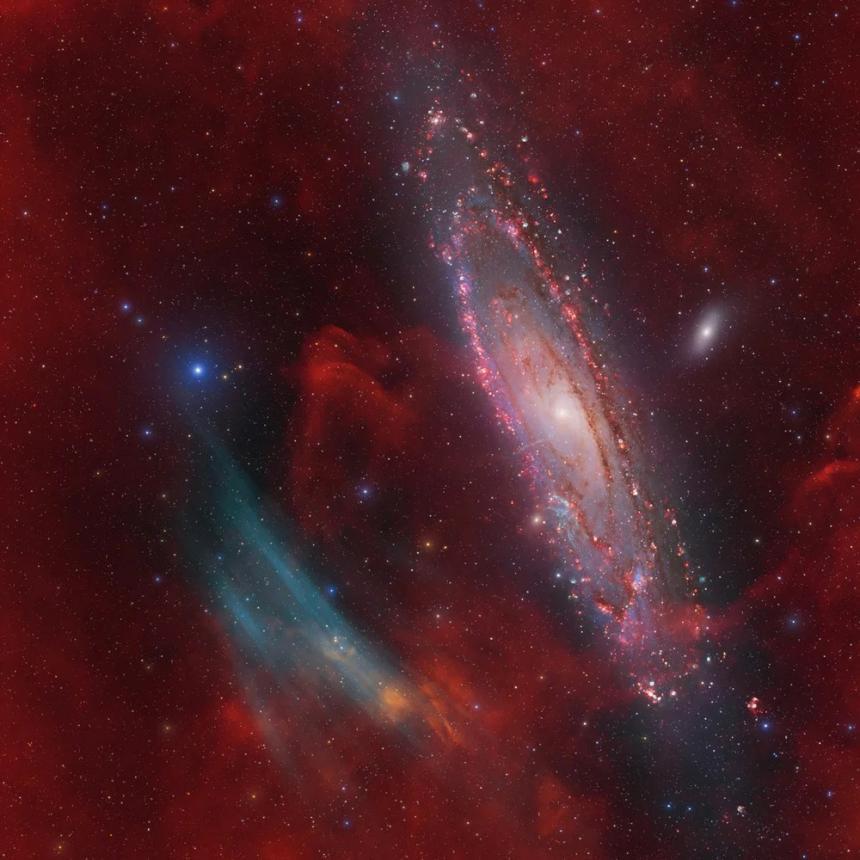 안드로메다은하와 옆에 있는 거대한 푸른 가스 구름. 사진=Ogle et al.