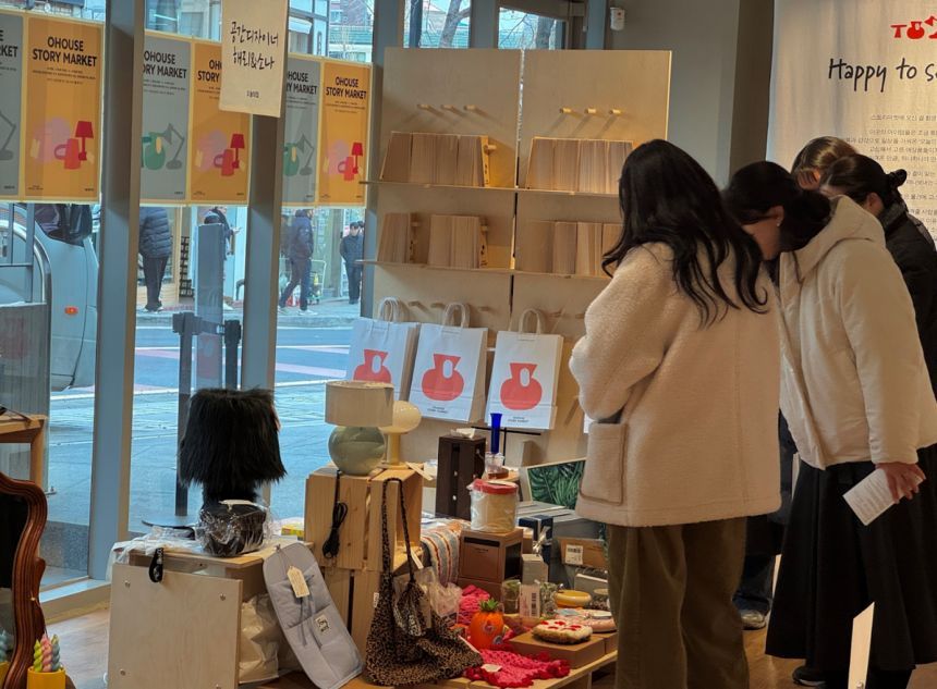​오늘의집은 북촌에 연 스토리마켓을 통해 물건에 담긴 사연과 취향을 연결하며 거래를 감성적 경험으로 바꾸는 시도를 해 좋은 반응을 얻었다. 사진=비마이비 제공