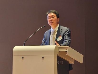 진양곤 HLB 이사회 의장이 2일 제1회 2026년 HLB그룹 IR 데이에서 삼성전자와 중국 덩샤오핑 주석의 성공모델을 따라 글로벌 헬스케어 기업으로 도약하겠다는 포부를 밝혔다. 사진=HLB 제공