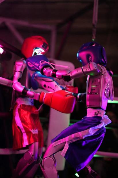 지난 3월 취리히에서 열린 유럽 최초의 로봇 복싱대회. 사진=ETH Robot Club 링크드인