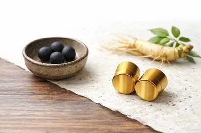 침향, 흑염소 진액, 타트체리 주스 등은 전통적 이미지나 높은 가격, 대중적 인지도와는 별개로 식약처가 기능성을 인정한 원료가 아니어서 법적으로는 일반 식품에 해당한다. 사진=생성형AI