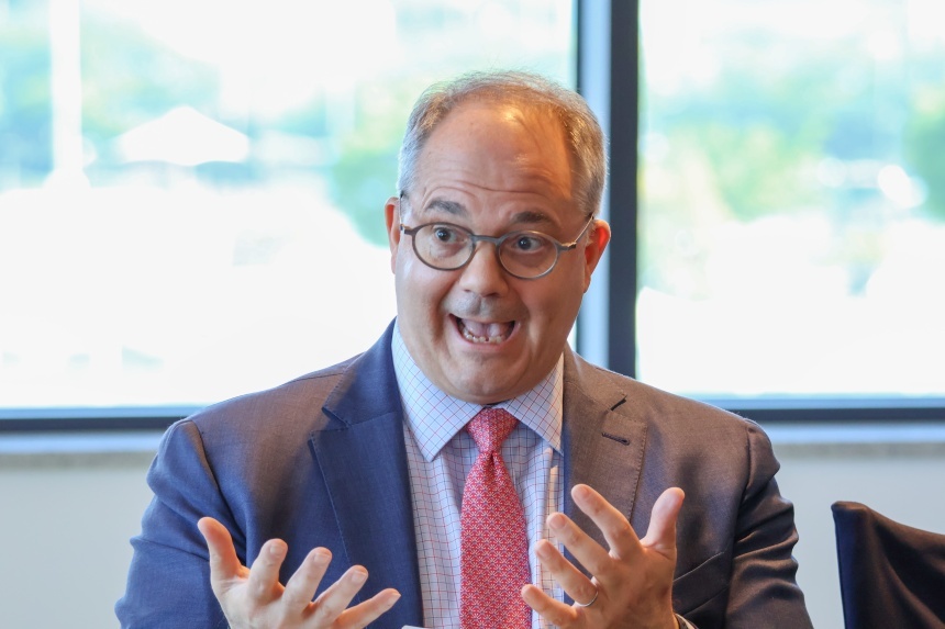 23일 전남 여수에서 진행된  ‘국가 및 기업 전환계획 간 시너지 확대: 한국 사례 조명’ 세미나를 마친 후 로버트 파탈라노 LSE 교수와 인터뷰를 했다. 사진=녹색전환연구소 제공