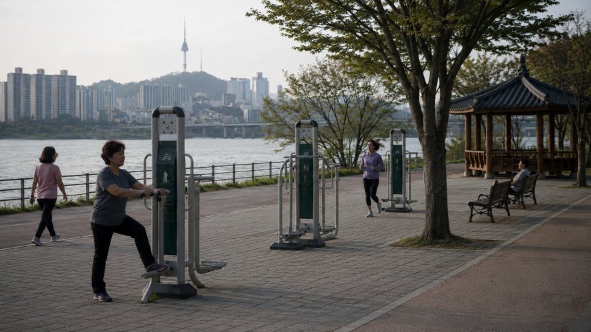 연간 15조 원이 넘는 비만의 사회경제적 비용을 감당해야 하는 한국에서, 글로벌 빅파마의 독점과 고가 정책은 치료제 급여화 확대를 가로막는 최대 걸림돌이라는 지적이다. 사진=생성형AI