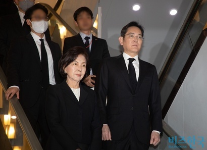 홍라희 리움미술관 명예관장(왼쪽)과 이재용 삼성전자 회장(오른쪽), 이부진 호텔신라 사장, 이서현 삼성물산 사장은 최근 고 이건희 삼성전자 회장 명의의 경기 용인시 에버랜드 일대 토지에 대한 상속등기를 마쳤다. 사진=이종현 기자