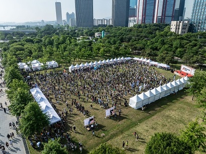 러닝 페스티벌 '버닝런 2026' 대회를 위해 모인 참가자들의 모습. 사진=최준필 기자