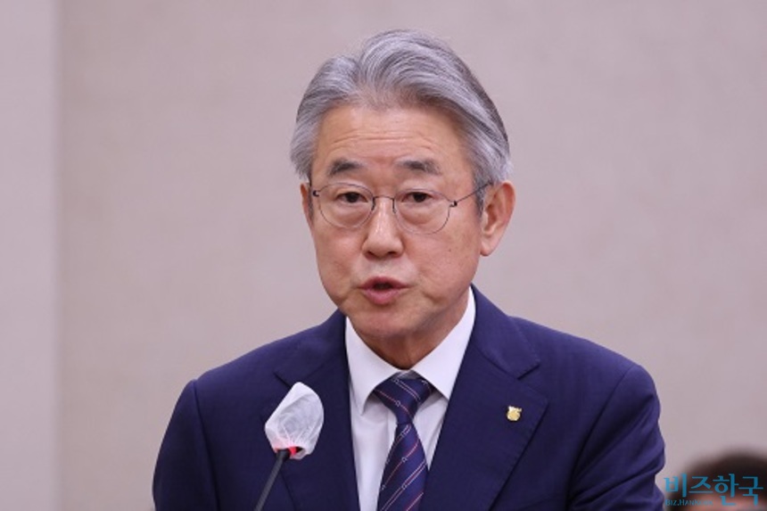 강호동 농협중앙회장 직선제 수용…선거비용·본사 이전 변수로