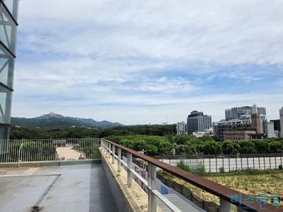 세운상가에서 바라본 세운4구역과 종묘의 모습. 사진=정원혁 기자