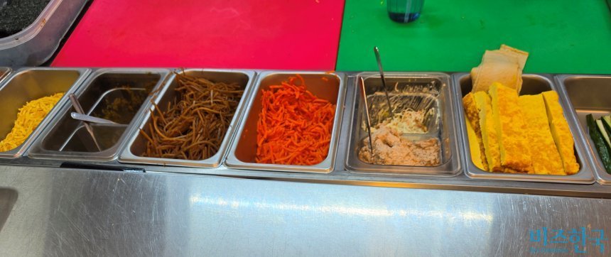 6월 30일 서울 종로구의 김밥 전문점에 놓인 김밥 재료들. 계란값 상승으로 자영업자들의 고민이 커지고 있다. 사진=정원혁 기자